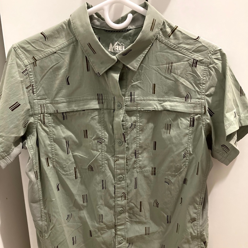 REI Women’s Sahara Shirt - Green Short Sleeve